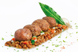 Lentejas estofadas con albóndigas de rabo de toro