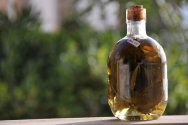 Licor de hierbas aromáticas