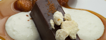 Lingotes de chocolate con manzana y crema de yogur
