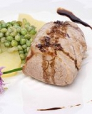 Lomo de cerdo con guisantes