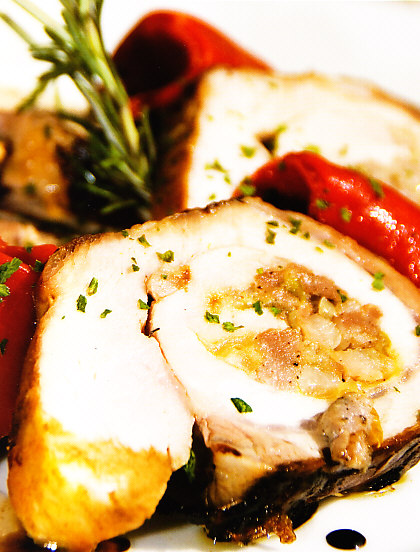 Lomo de cerdo relleno con almendras