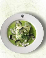 Lomo de merluza con kokotxas en salsa verde