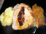 Lomo relleno con ciruelas y nueces