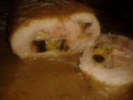 lomo relleno de bacon, manzana y ciruelas pasas
