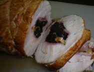 Lomo relleno de ciruelas pasa y manzana