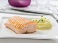 Lomos de salmón con puré de patatas