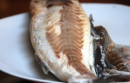 Lubina a la sal con salsa holandesa