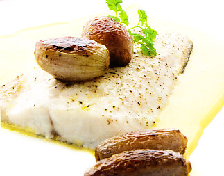 Lubina con salsa bearnesa