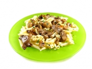 Macarrones con setas de primavera