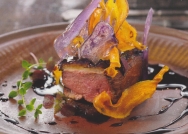 Magret de pato, con naranja y café