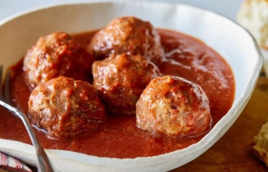 Albóndigas en salsa de tomate