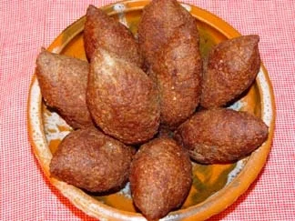 Albóndigas ovaladas de carne y trigo (Keppe)