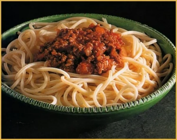 Espaguetis con vegetales a la boloñesa