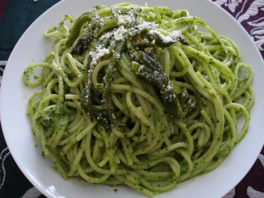 Espaguetis verdes de guisantes