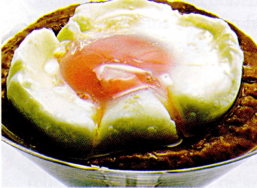 Huevos escalfados con morcilla de cebolla