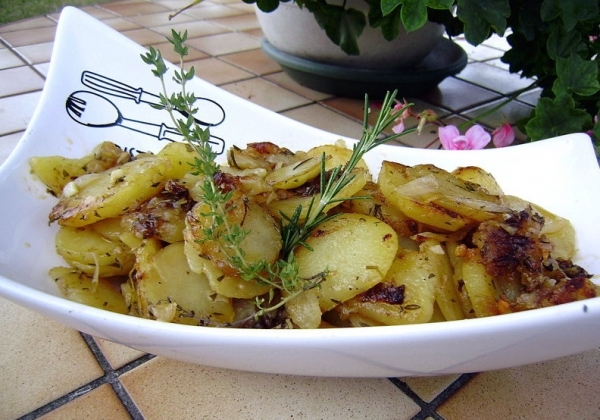 Patatas confitadas con romero y tomillo