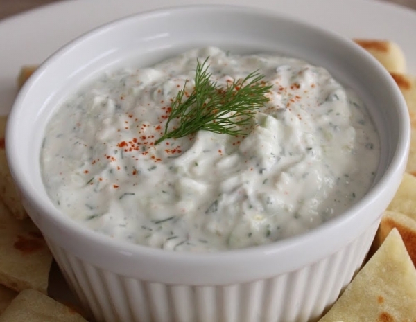 Salsa griega de yogur y ajo