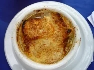 Sopa de cebolla al gratén