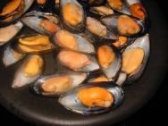 Mejillones con avellanas
