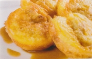Melocotones rellenos de butifarra