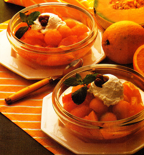 Melón y naranja a la crema helada de cassis