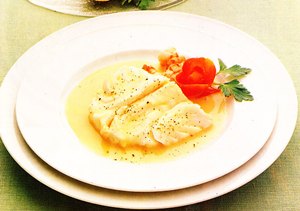 Merluza al cava con gambas