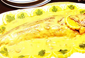 Merluza al cava rellena de salmón