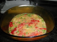 Mezclar todos los ingredientes con los huevos batidos