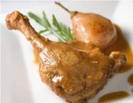 Muslos de pato con peras
