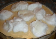 Natillas con islas flotantes