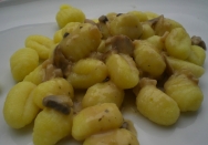 Ñoquis con crema de boletus