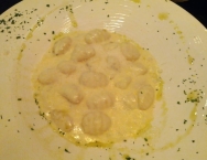 Ñoquis con queso brie