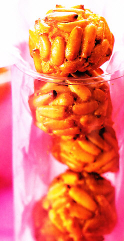 Panellets de piñones