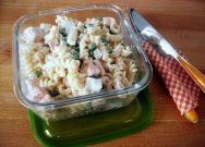 Pasta con guisantes y queso fresco