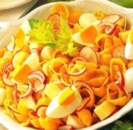 Pasta con huevos y queso