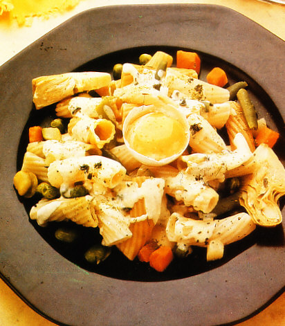 Pasta estriada con verduras tiernas