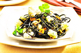 Pasta negra con coliflor