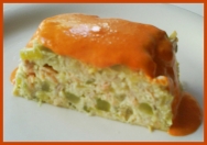 Pastel de calabacín con salsa de pimiento