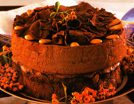 Pastel de chocolate y frutos secos