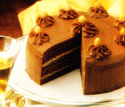 Pastel de crema de chocolate y avellanas