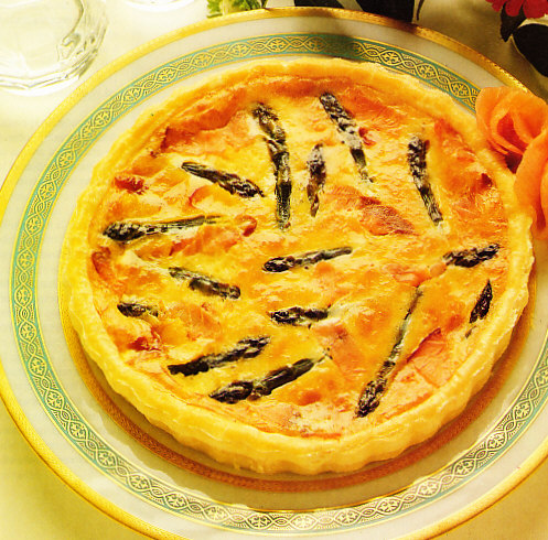 Pastel de espárragos y salmón