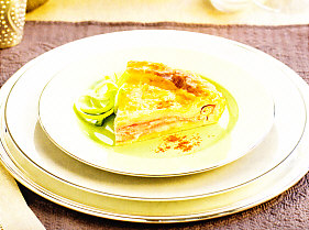 Pastel de hojaldre relleno