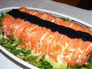 Pastel de marisco y salmón en microondas