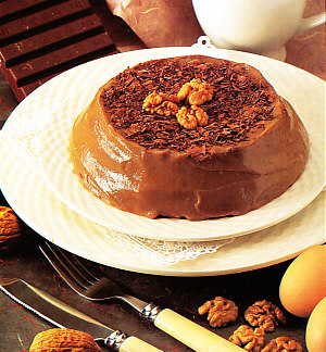 Pastel de nueces con crema de café