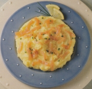 Pastel de patatas y salmón marinado