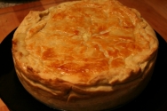 Pastel de pollo en pasta de hojaldre