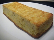 Pastel de puerros y gambas con couilis de erizos de mar