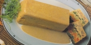 Pastel de verduras con salsa