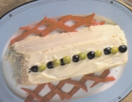 Pastel frío de arroz con bonito