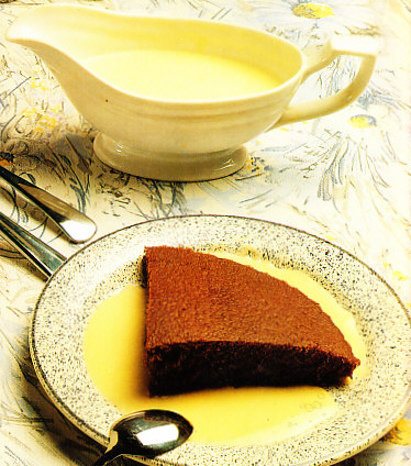 Pastel imperial con salsa inglesa